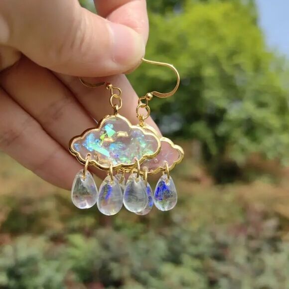 🌧 Rain Clouds Dangle Iridescent Rain ☔️ Weather Lovers  Earrings  🌧 5 🌟 ⚡️ - Picture 1 of 9